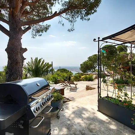 Casa De L'albada Bed and Breakfast Ρόζες