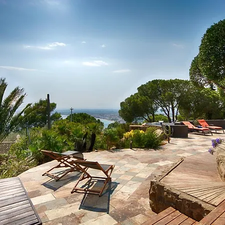 Bed and Breakfast Casa De L'albada Ρόζες